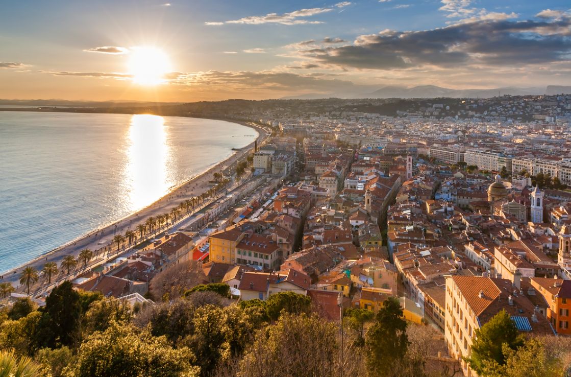 la mer et la ville de nice